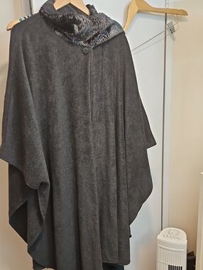 Preston & York Women's Grey Wrap Coat With Scarf